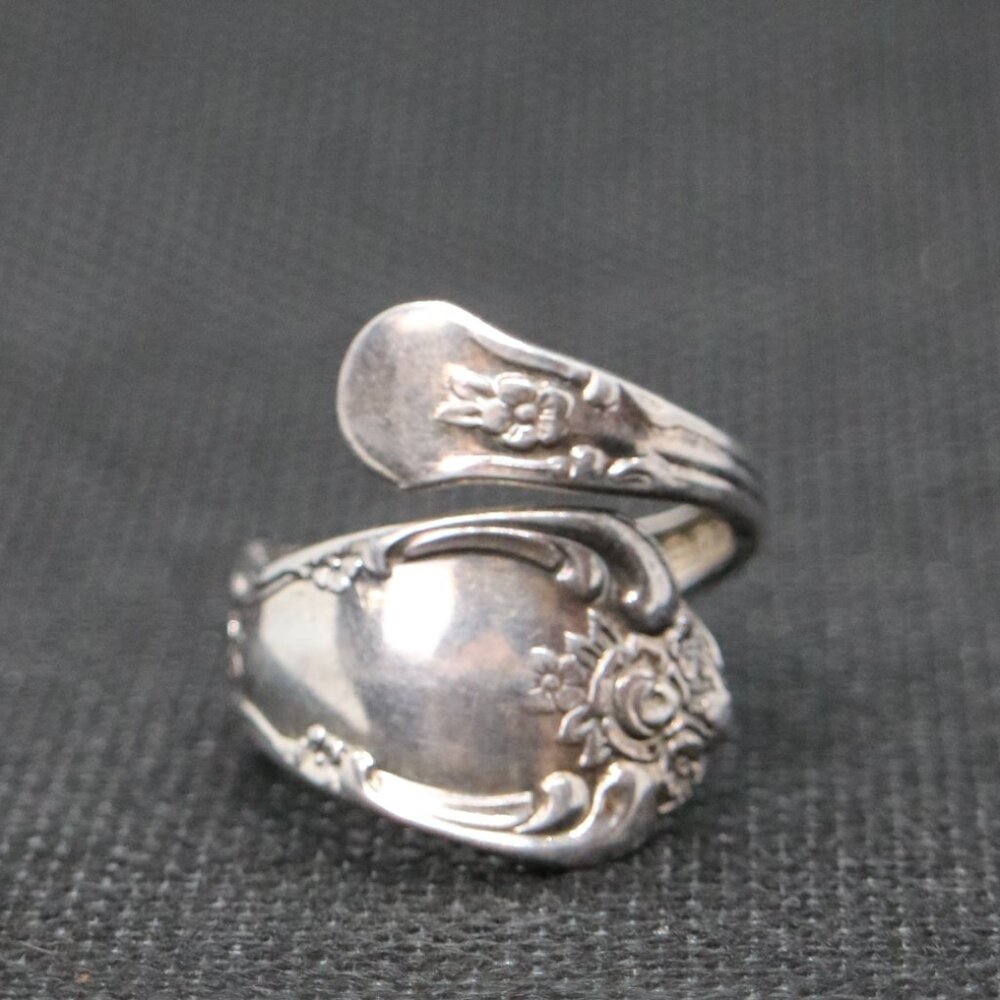WMA Rogers Oneida Ltd Silverplate Adjustable Spoon Ring NOS